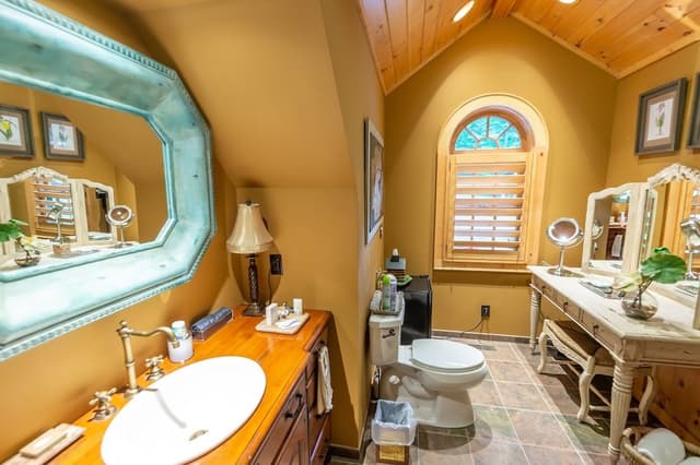 Room (Cascades)
