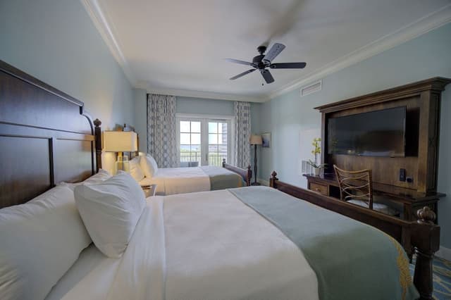 Suite, 2 Queen Beds, Accessible, Pool View