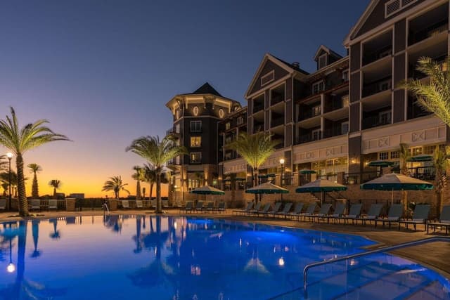 Suite, 2 Queen Beds, Accessible, Pool View