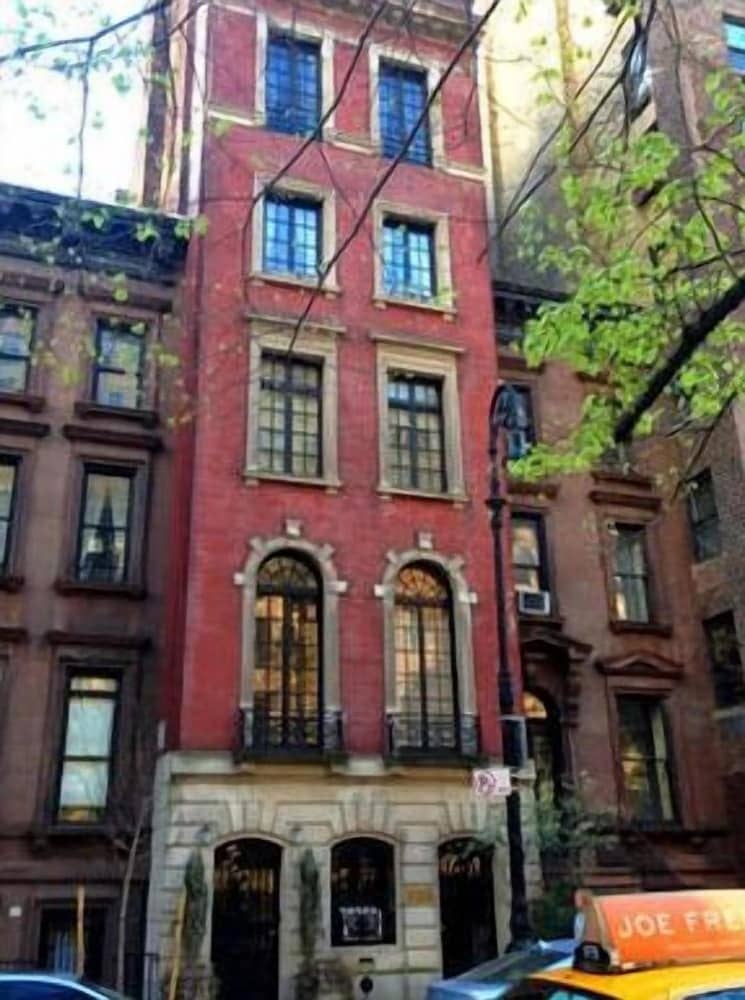 Beautiful Studio Near Central Park Beautiful Studio Near Central Park