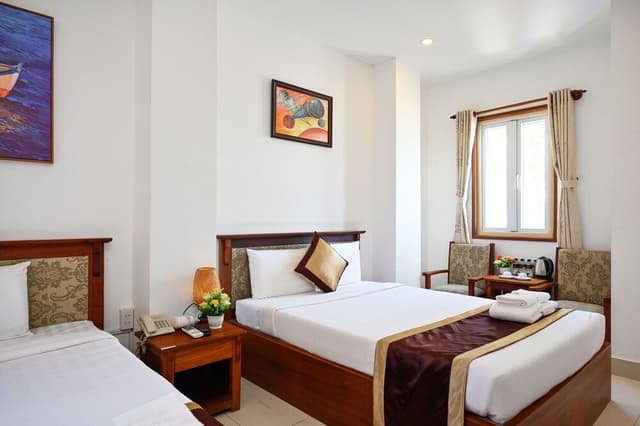 Superior Quadruple Room, City View