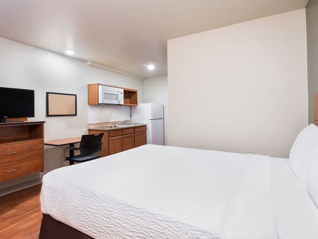 Room, 1 Queen Bed, Accessible, Non Smoking (Roll-in Shower)