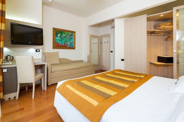 Deluxe Room, 1 Queen Bed, Balcony, Sea View
