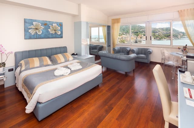 Junior Suite Sea View and balcony