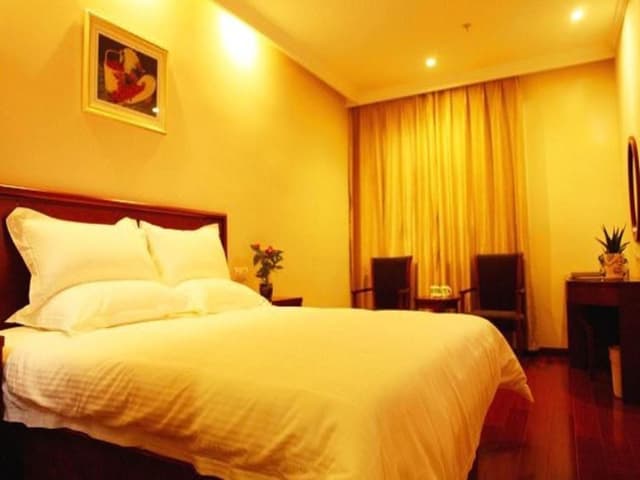 GTR - Guest Room with One 1.8M Bed