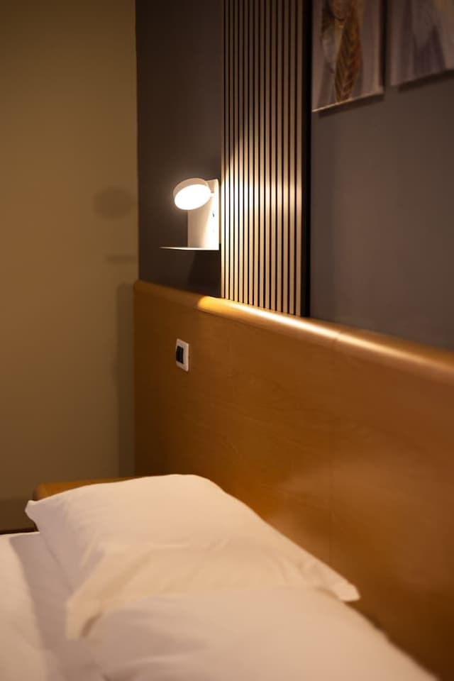 Deluxe Room, 1 Queen Bed, Hill View