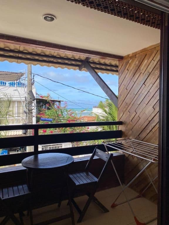 Apartamento com Vista Parcial Mar e Varanda