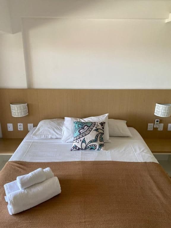 Apartamento com Vista Parcial Mar e Varanda