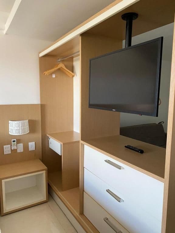 Apartamento com Vista Parcial Mar e Varanda
