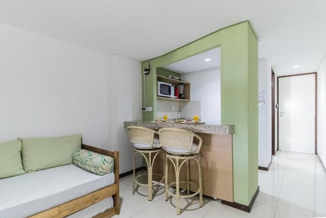 Apartamento com Vista Parcial Mar e Varanda