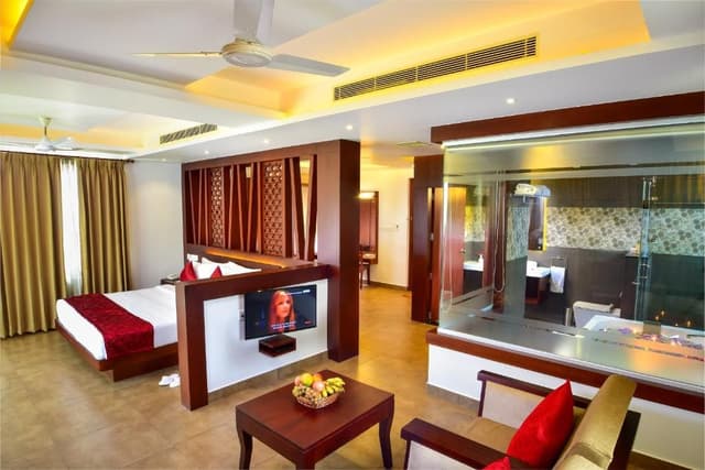 King Room with Spa Bath