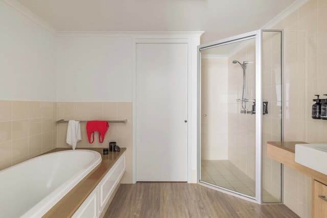 Room, 2 Bedrooms