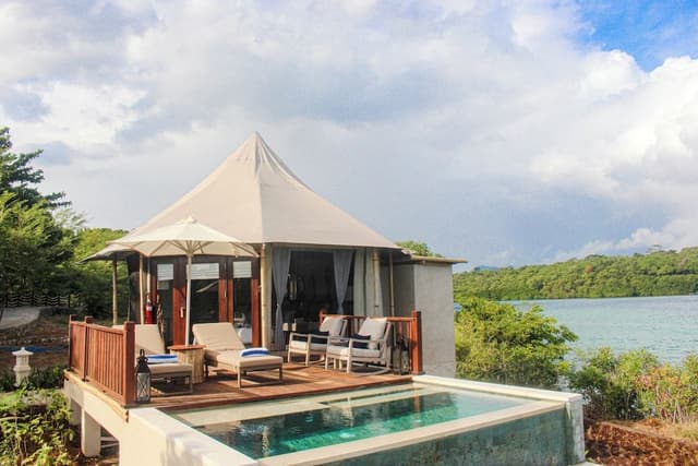 Cliff Tent Pool Villa