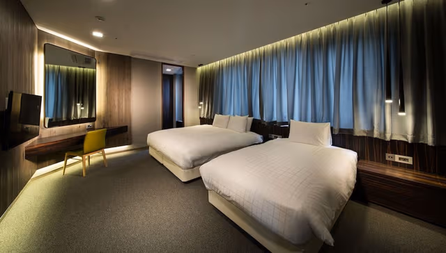 Suite (B)