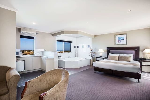 Premium King Spa Suite