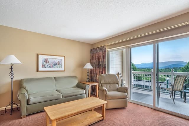 Deluxe Suite, 2 Bedrooms, Mountain View