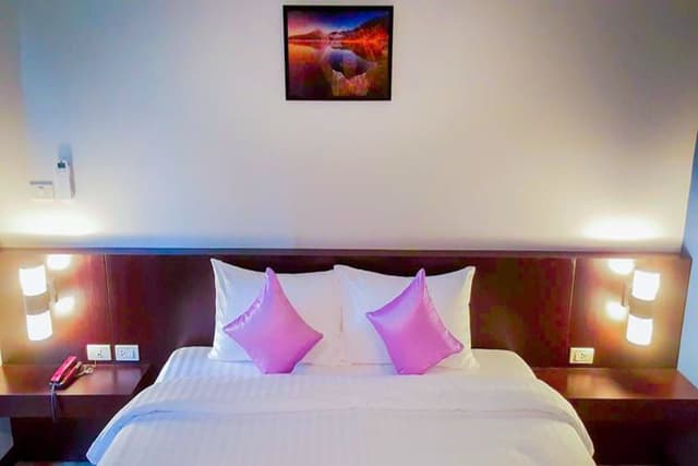 Deluxe King Room - Non Smoking