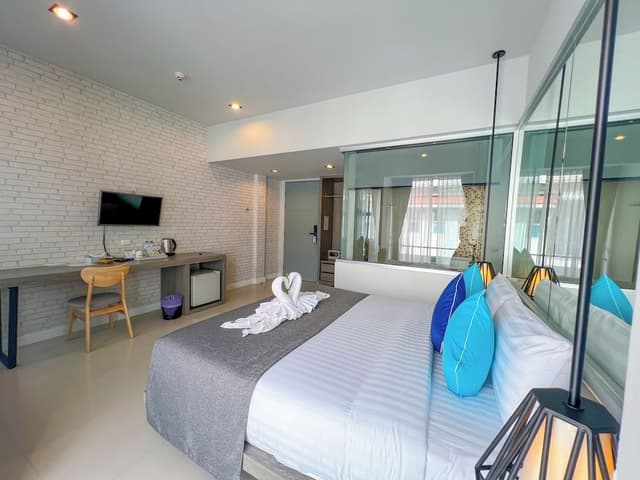 Deluxe Suite