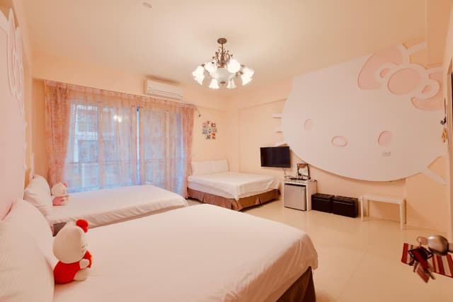 Family Room 6 Adults