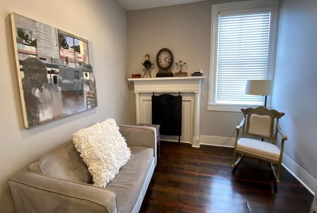 Room, 1 Queen Bed (The Lillian)