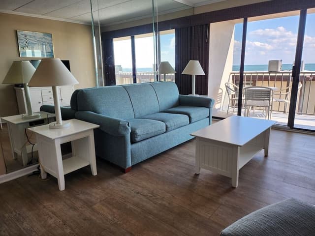 Condo, 3 Bedrooms