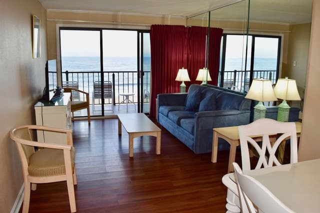 Condo, 3 Bedrooms