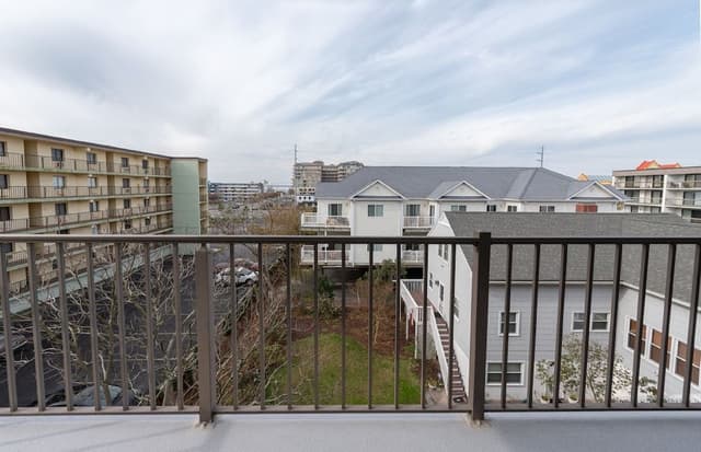 Condo, 3 Bedrooms