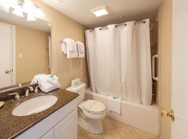 Condo, 2 Bedrooms