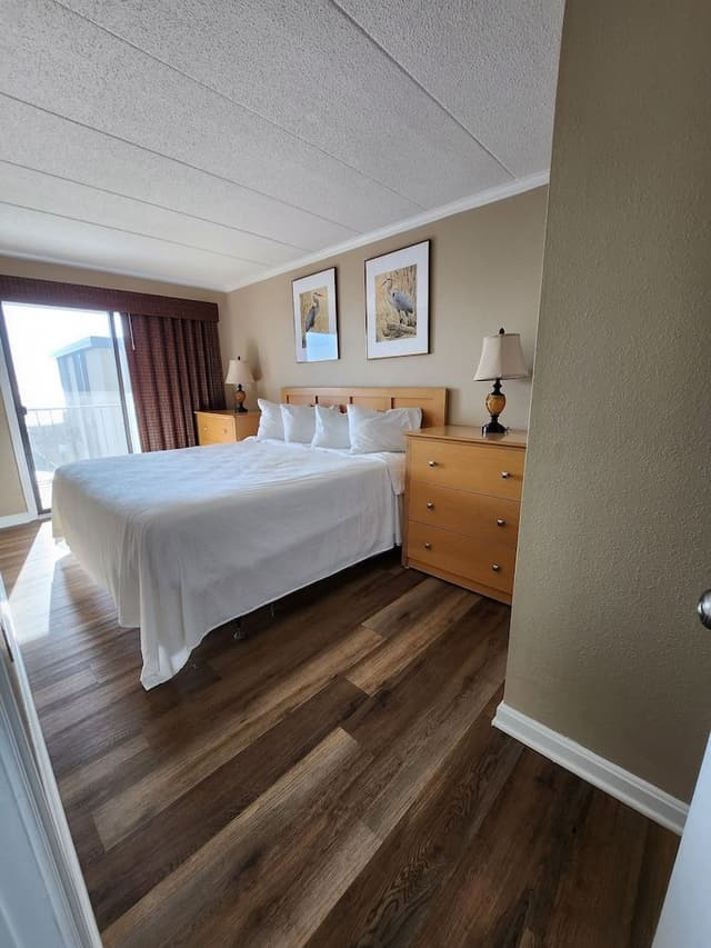 Condo, 3 Bedrooms