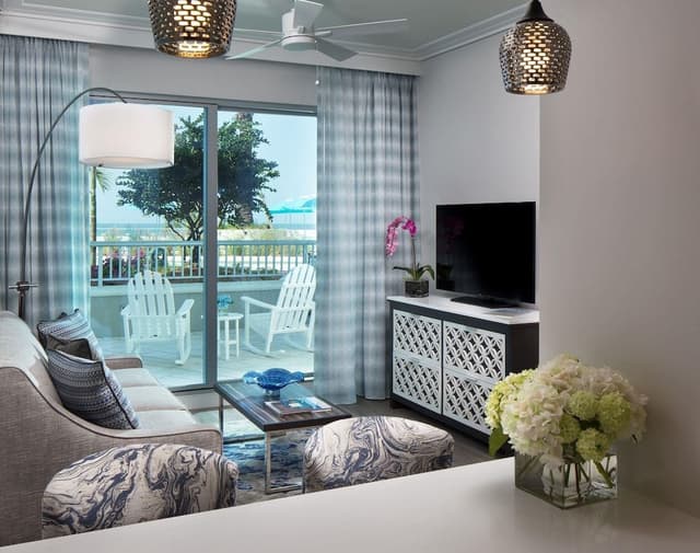 Suite, 2 Bedrooms (King, Standard View)