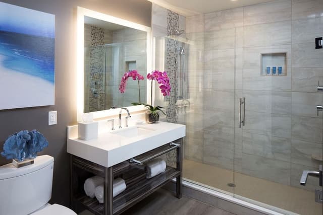 Suite, 2 Bedrooms (King/Two Queens, Standard View)