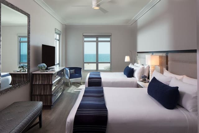 Suite, 2 Bedrooms (King/Two Queens, Standard View)