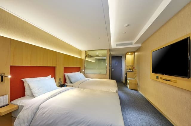 Corner Twin Room