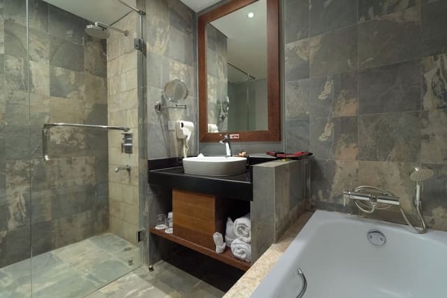 Junior Room, 1 Queen Bed, Non Smoking, Bathtub (Living Room;Larger Room)