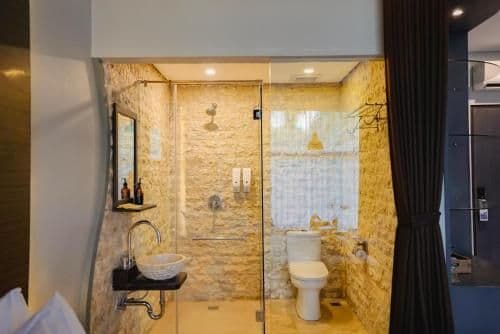 Grand Deluxe Queen Room