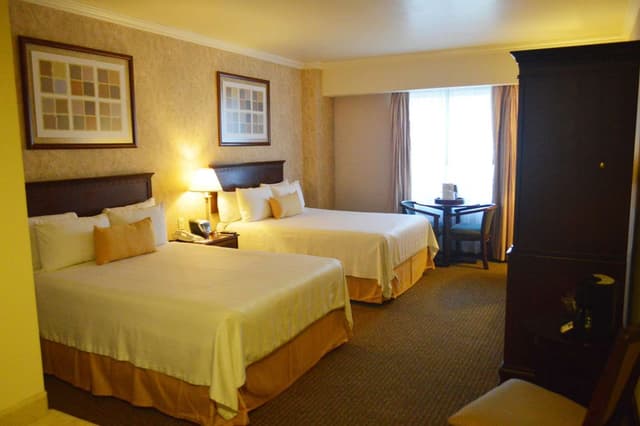 2 Double Beds, Non-Smoking, Handicap Room