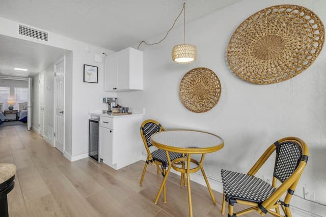 Comfort Condo, Beach View