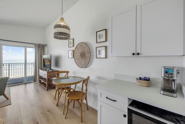 Family Condo, Beach View