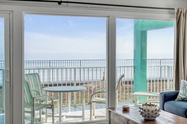Comfort Condo, Beach View