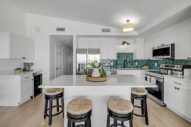 Family Condo, Beach View