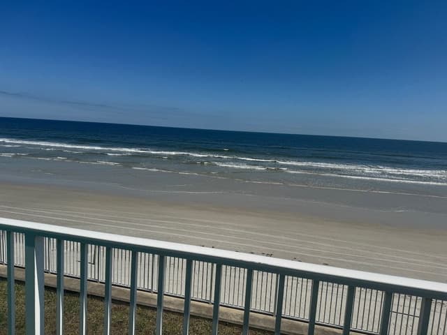 Deluxe Condo, Beach View
