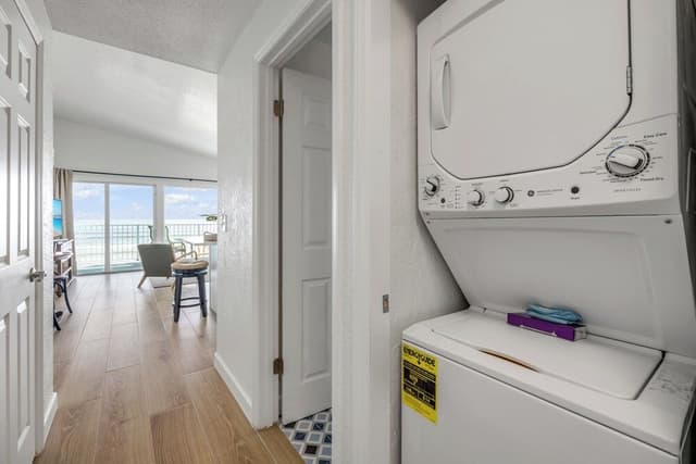 Deluxe Condo, Beach View