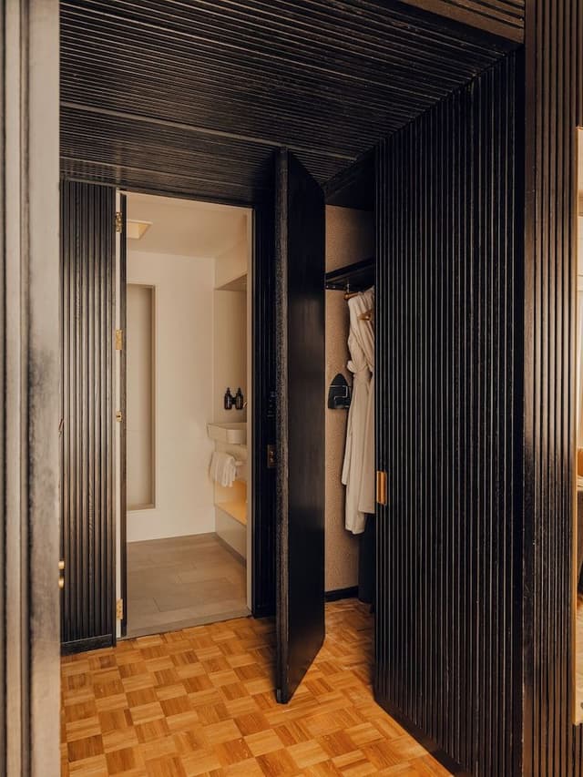 East End Balcony Suite