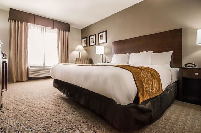Suite, 1 King Bed, Non Smoking