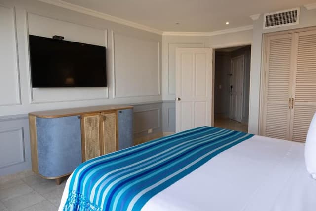 2 King Beds, 2 Bedroom Suite, Ocean View