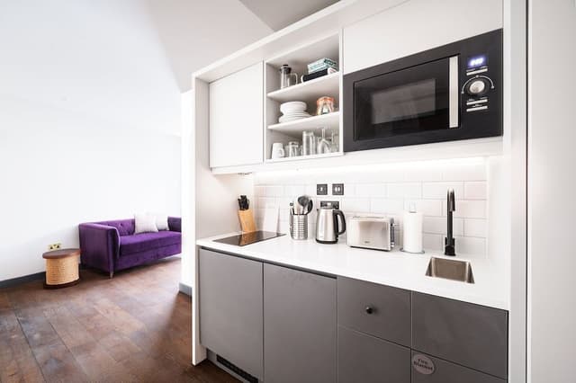 Studio Suite, 1 Queen Bed, Kitchen, Corner