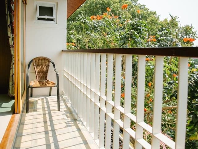 Deluxe Room, 1 King Bed, Balcony