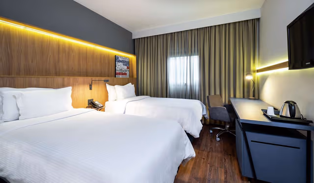 TWO TWIN BEDS ROOM W/ MINI FRIDGE NON SMOKING