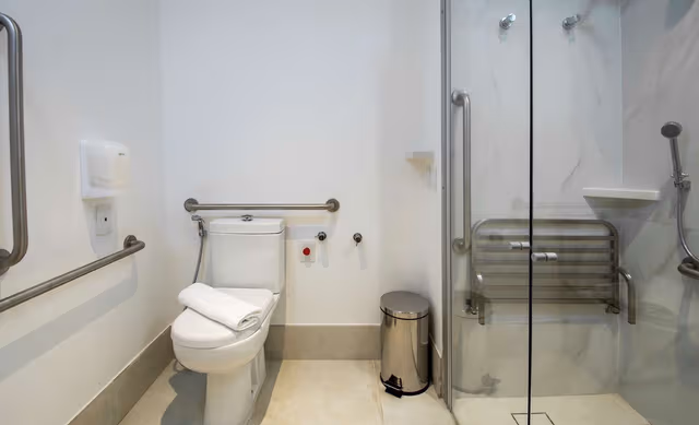 TWO TWIN BEDS ACCESSIBLE ROOM W/ROLL-IN SHOWE