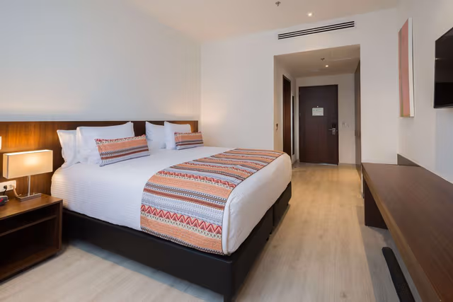 1 King Bed, Non-Smoking, Wi-Fi, Air-Conditioned, Safe, Coffee And Tea Maker, Mini Bar